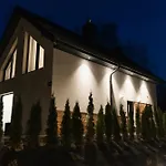 Gospodarstwo wiejskie Zamkowy Zakątek - Luksusowe Z Jacuzzi *